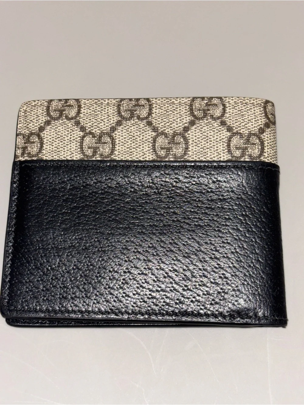 Gucci Black and Beige GG Supreme Leather Card Holder